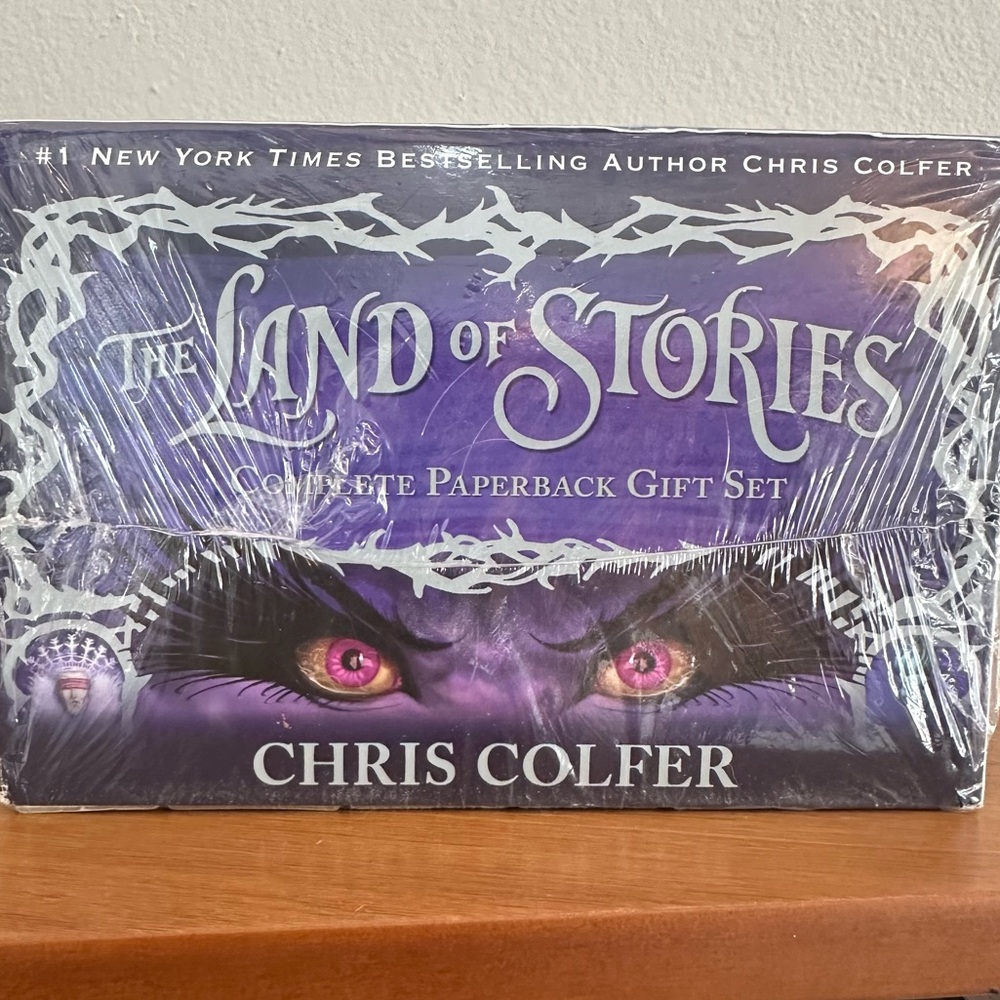 NWOT - The Land of Stories - Complete Paperback Gift Box - Set 6 Books - Picture 4 of 8